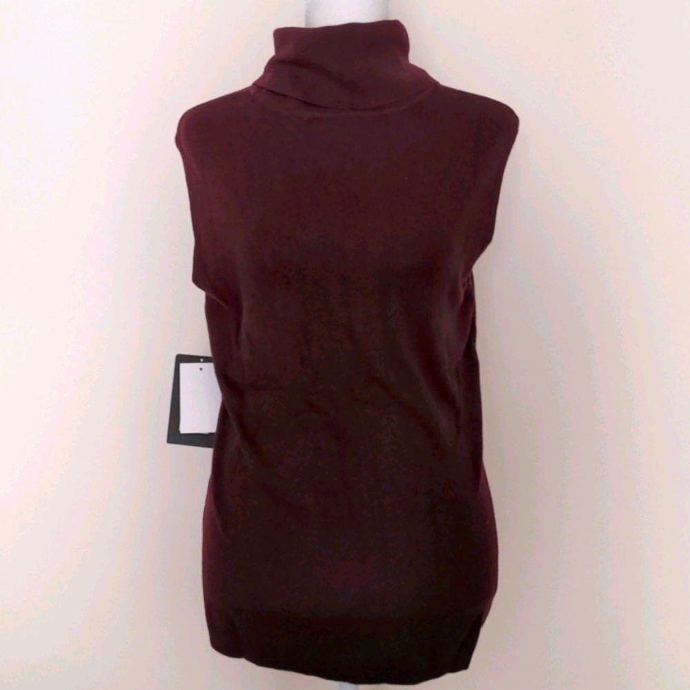 Devotion by cyrus sleeveless top
